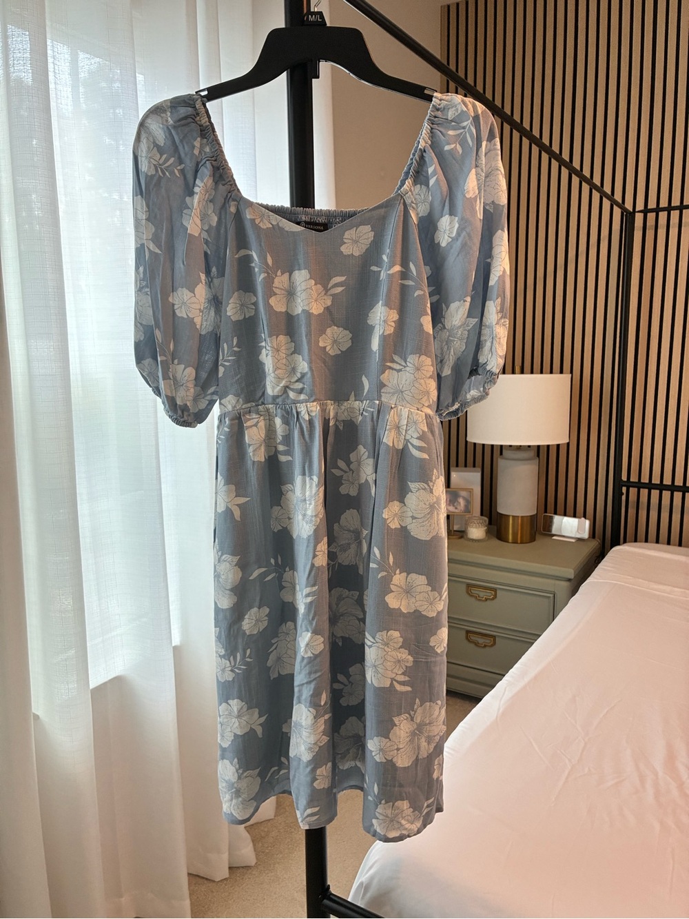 NWT NBW Versona Blue Floral Puff-Sleeve Midi Dress